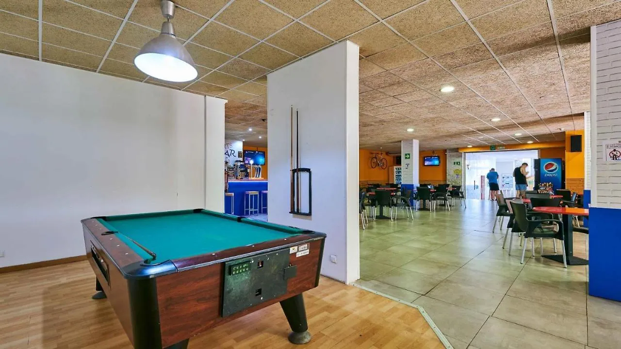Aparthotel Inter2: New Self-Check-In Apartments with Garage Salou