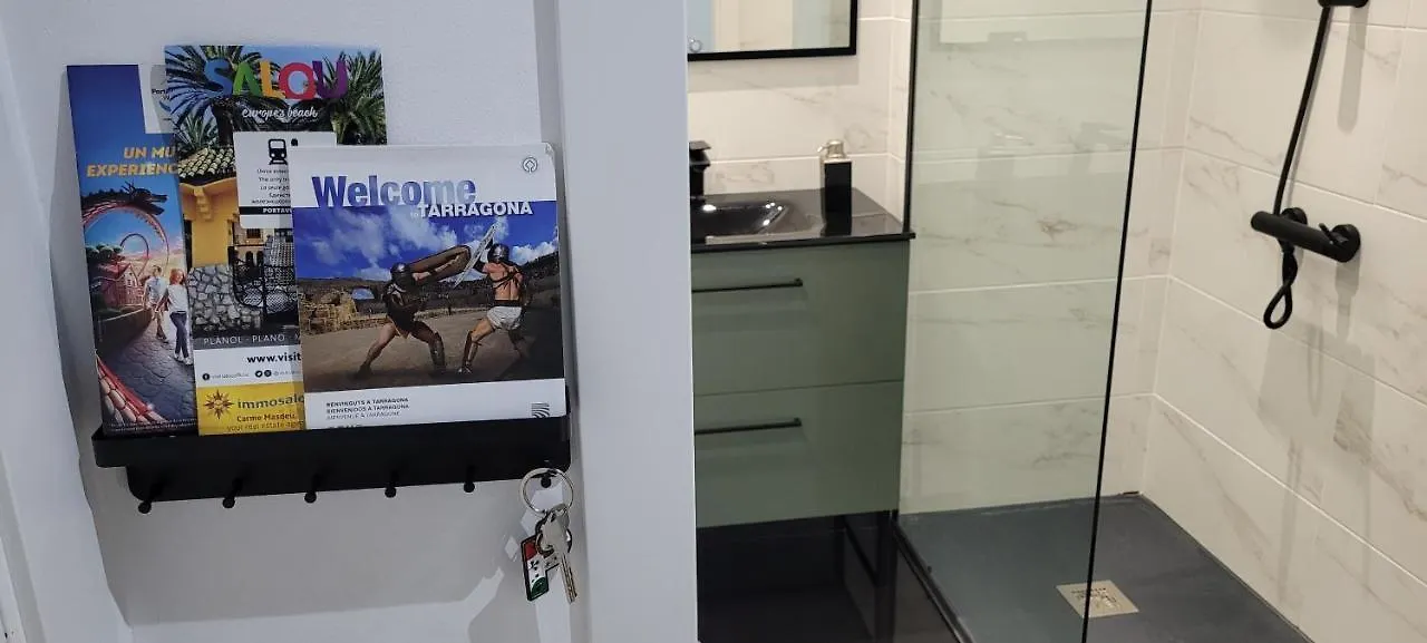Aparthotel Inter2: New Self-Check-In Apartments with Garage Salou