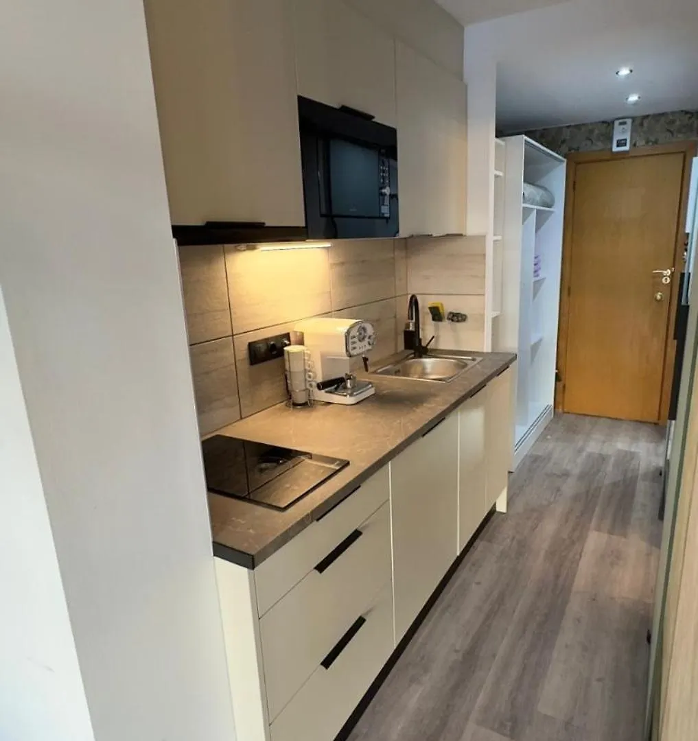 Aparthotel Inter2: New Self-Check-In Apartments with Garage Salou