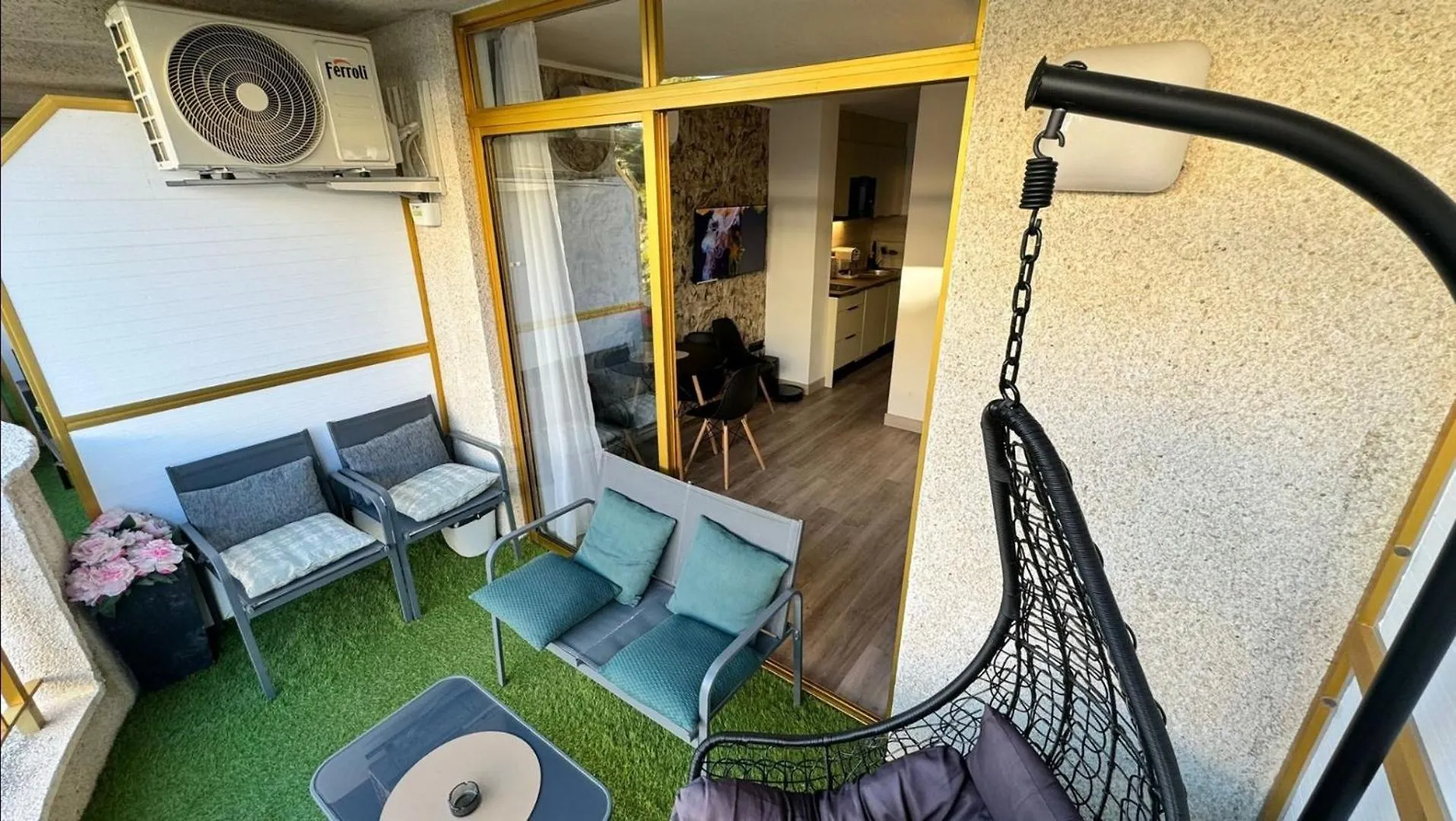 Aparthotel Inter2: New Self-Check-In Apartments with Garage Salou Spain