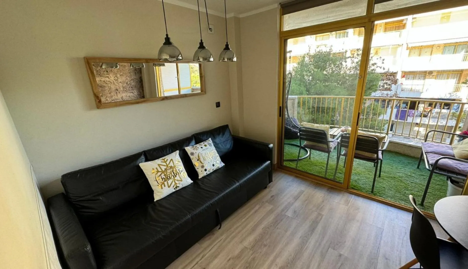 Aparthotel Inter2: New Self-Check-In Apartments with Garage Salou 0*,